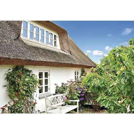 Two-bedroom Holiday With Sea View In *
